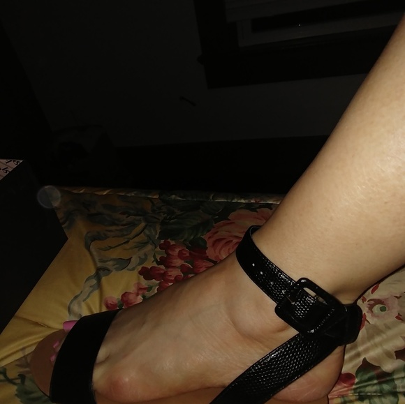 Black sandals with buckle - Picture 3 of 6